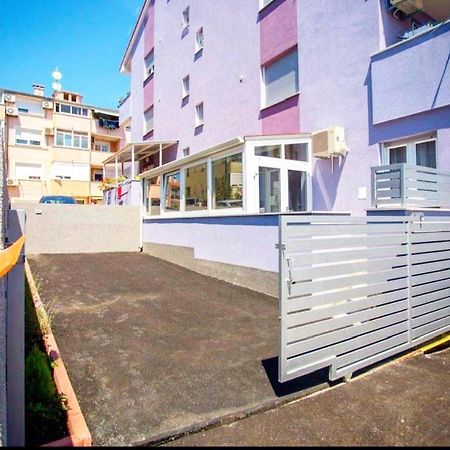 Royal Apartment Pula Luaran gambar